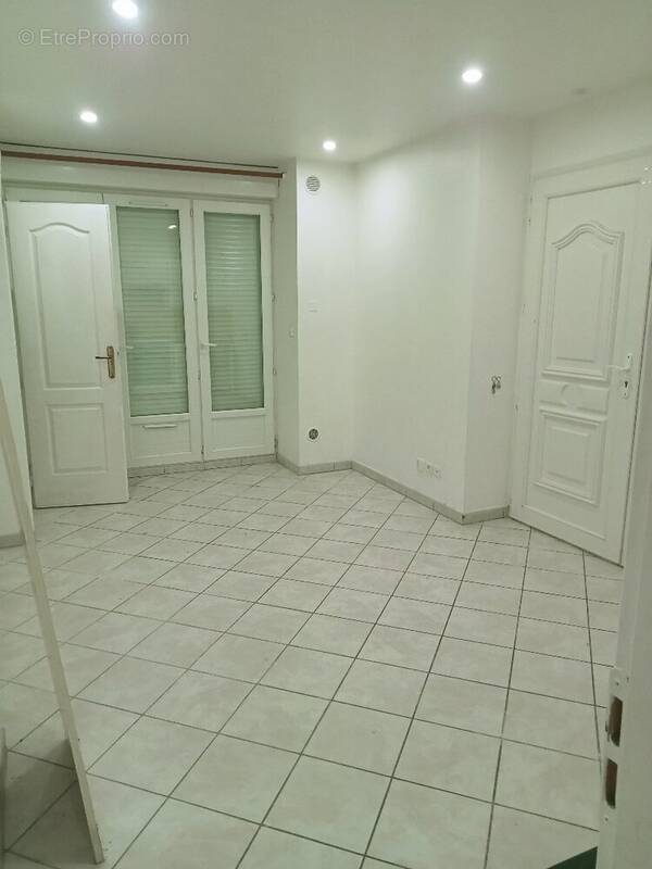 Commerce à SAINT-HIPPOLYTE-DU-FORT