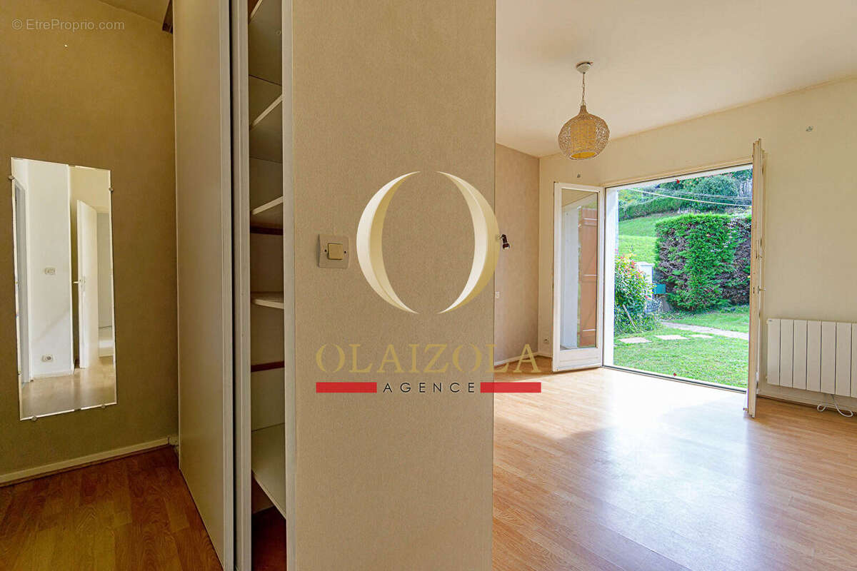 Maison à BASSUSSARRY