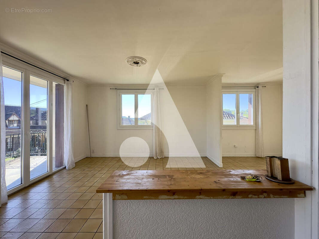 Maison à BAGNAC-SUR-CELE