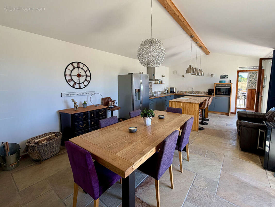 Maison à AUMAGNE