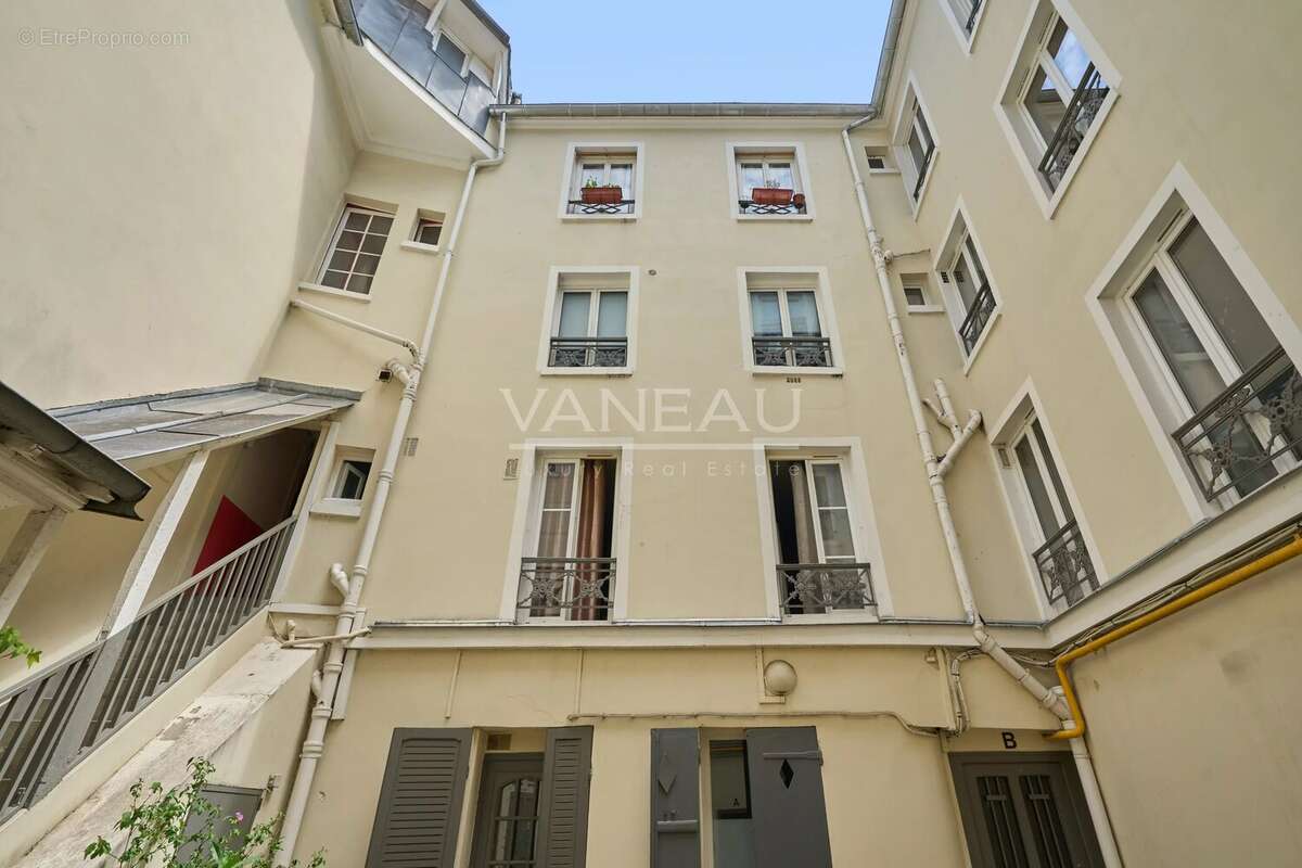 Appartement à PARIS-18E