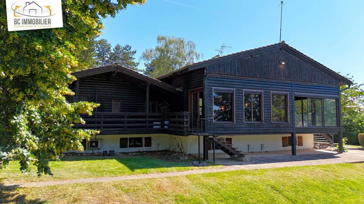 Maison 270 m² à Grilly  - photo 2