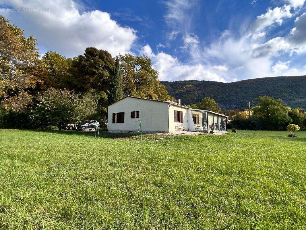 Maison à MONTBRUN-LES-BAINS