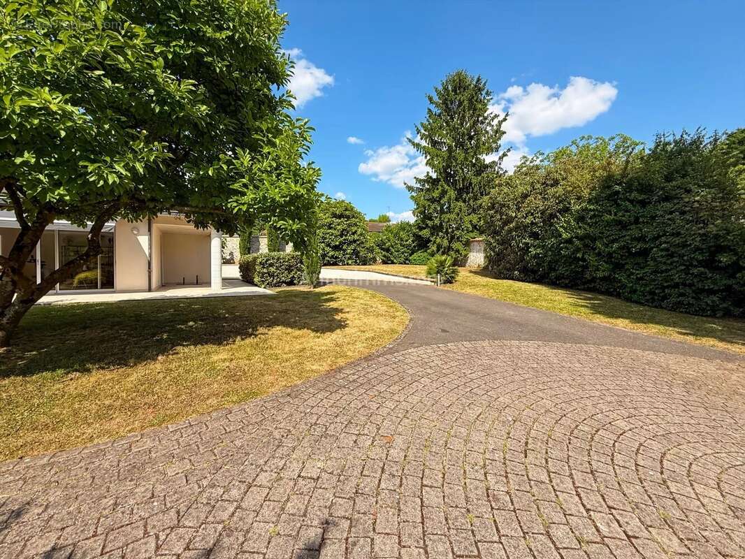 Maison à SOISY-SUR-SEINE