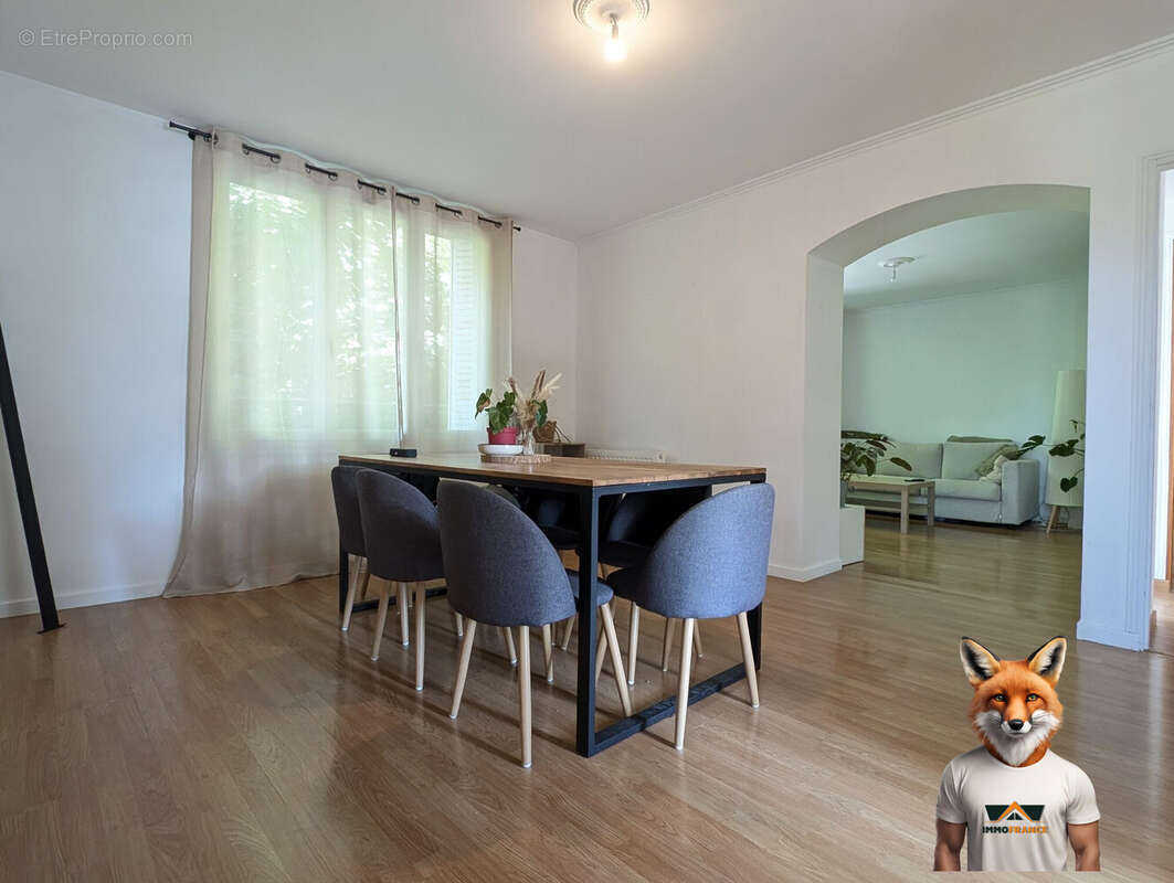 Appartement à PONT-SAINTE-MARIE