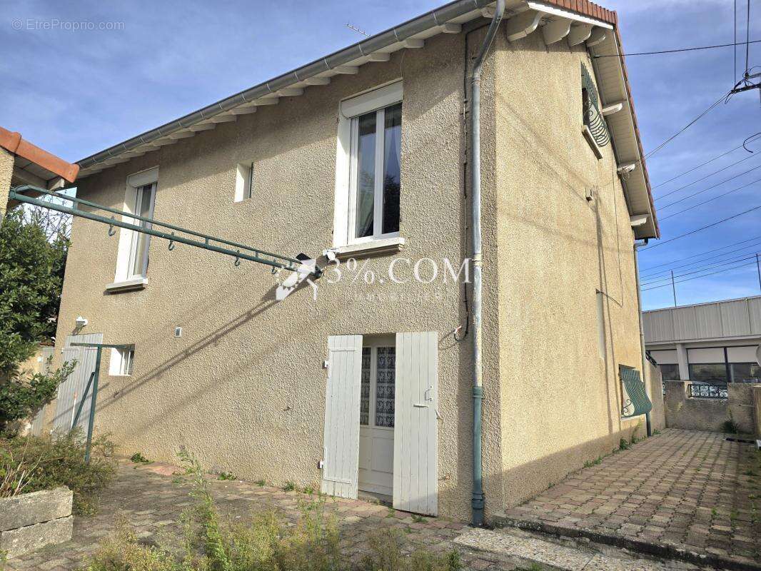 Maison à GUILHERAND-GRANGES