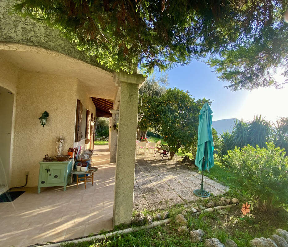 Maison à CARROS