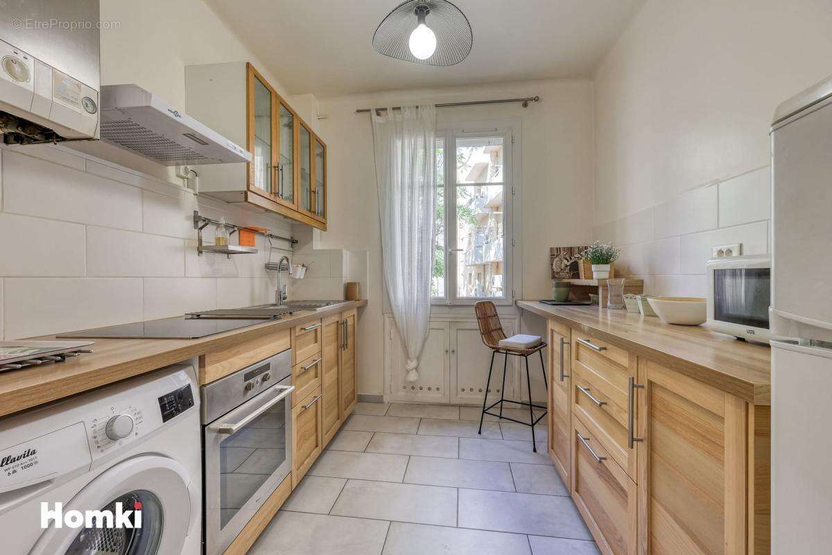 À vendre F2- Vivre Le Mourillon à pied : L'élégance d'un premier étage clé en main à Toulon 83000, Rue Joseph Cesari - photo 5
