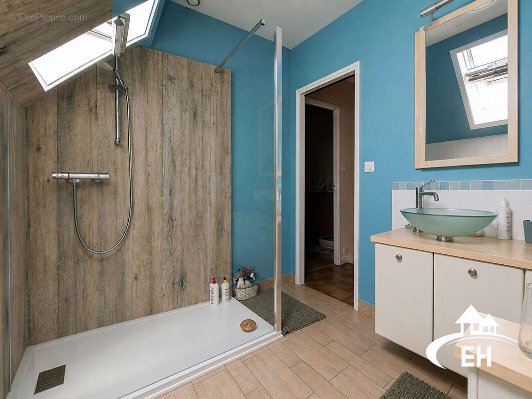 Maison familiale avec 4 chambres et grand terrain clos - photo 7