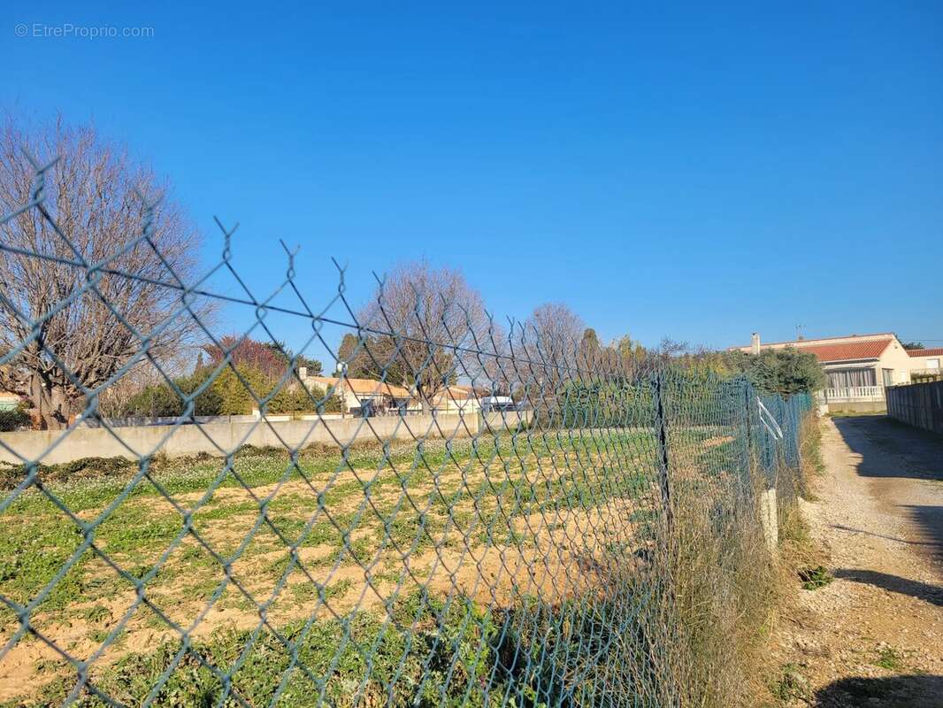 Terrain à MARIGNANE