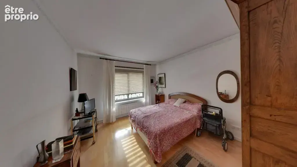 RUE HENON - T3 de 82m² plein sud à rafraîchir - photo 7