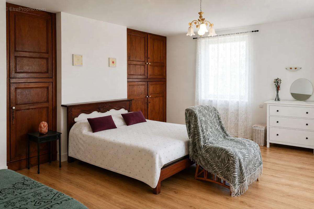 Maison à LABATUT-RIVIERE