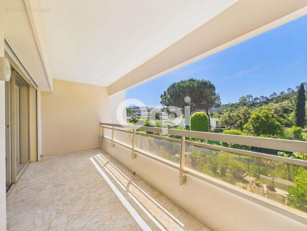 Appartement à MANDELIEU-LA-NAPOULE