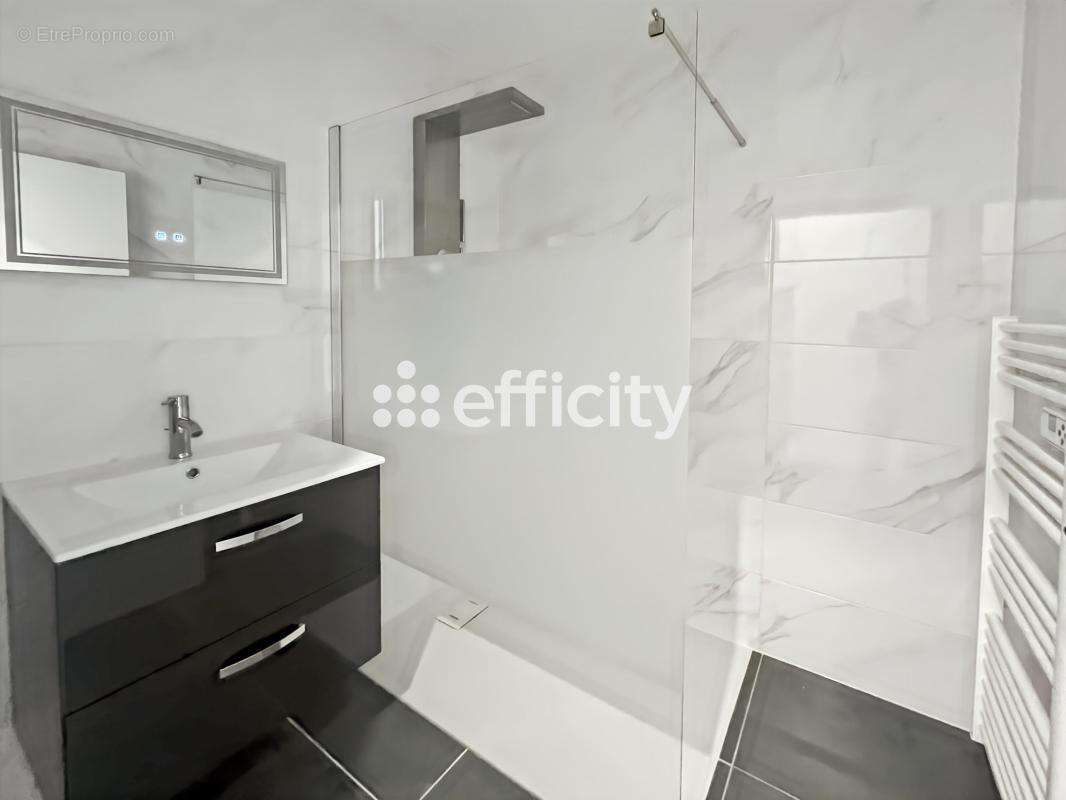 Maison à VAUX-SUR-MER