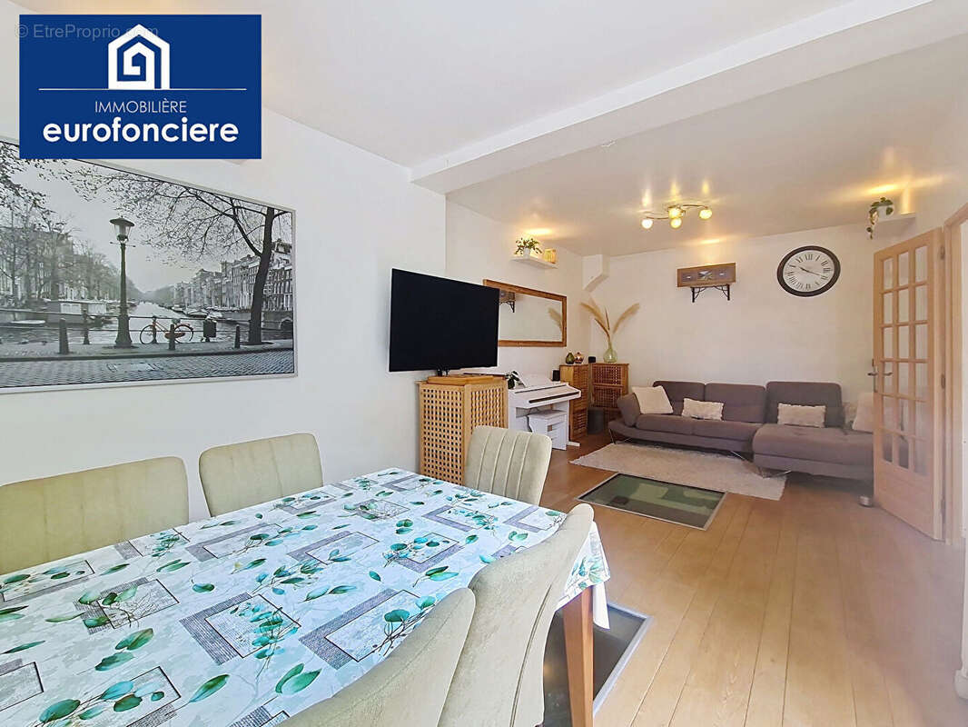 Maison à LA CHAPELLE-SAINT-LUC