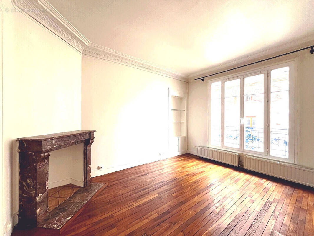 Appartement à LEVALLOIS-PERRET
