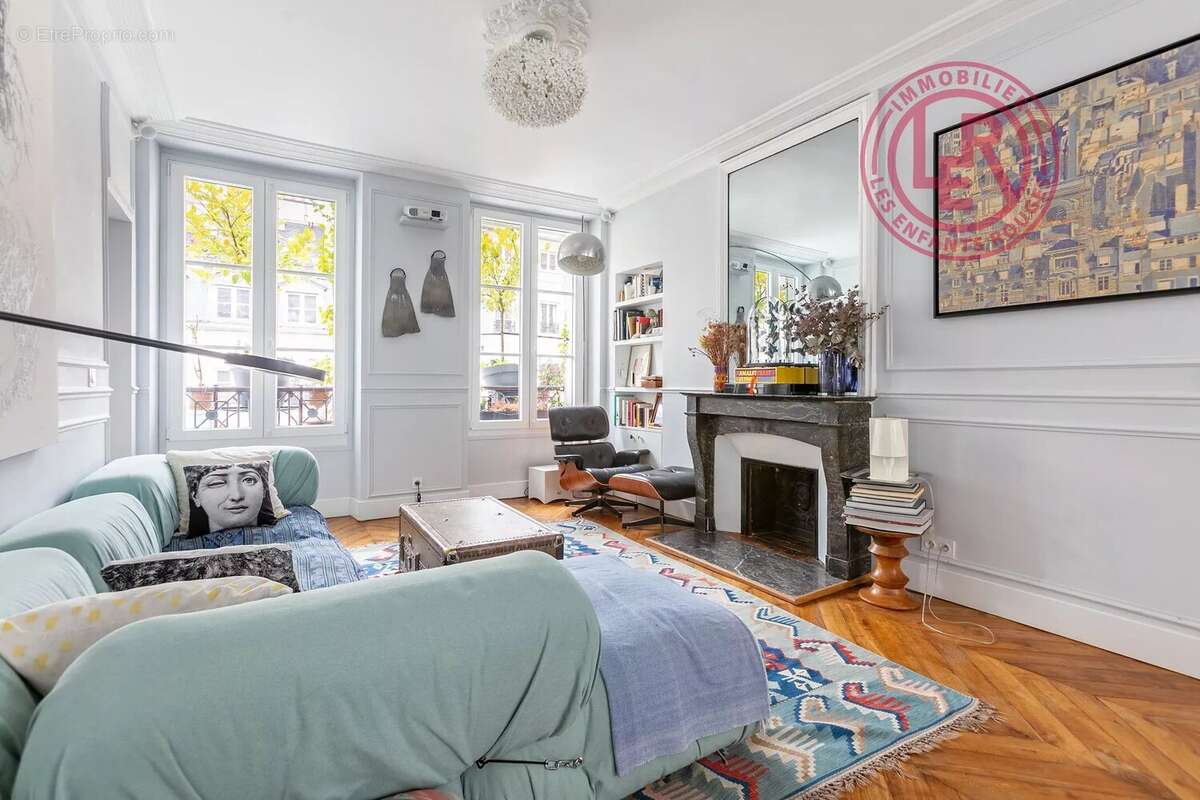 Appartement à PARIS-3E