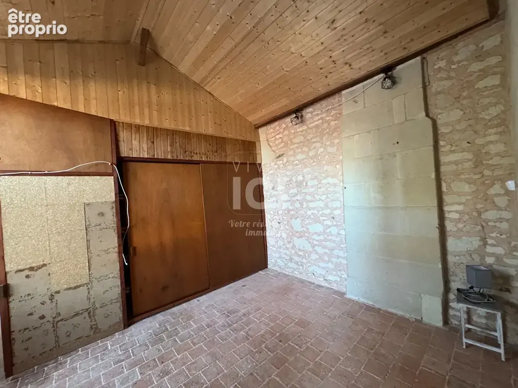 Entre Fontevraud et Loudun, maison en pierre avec dépendances - photo 5