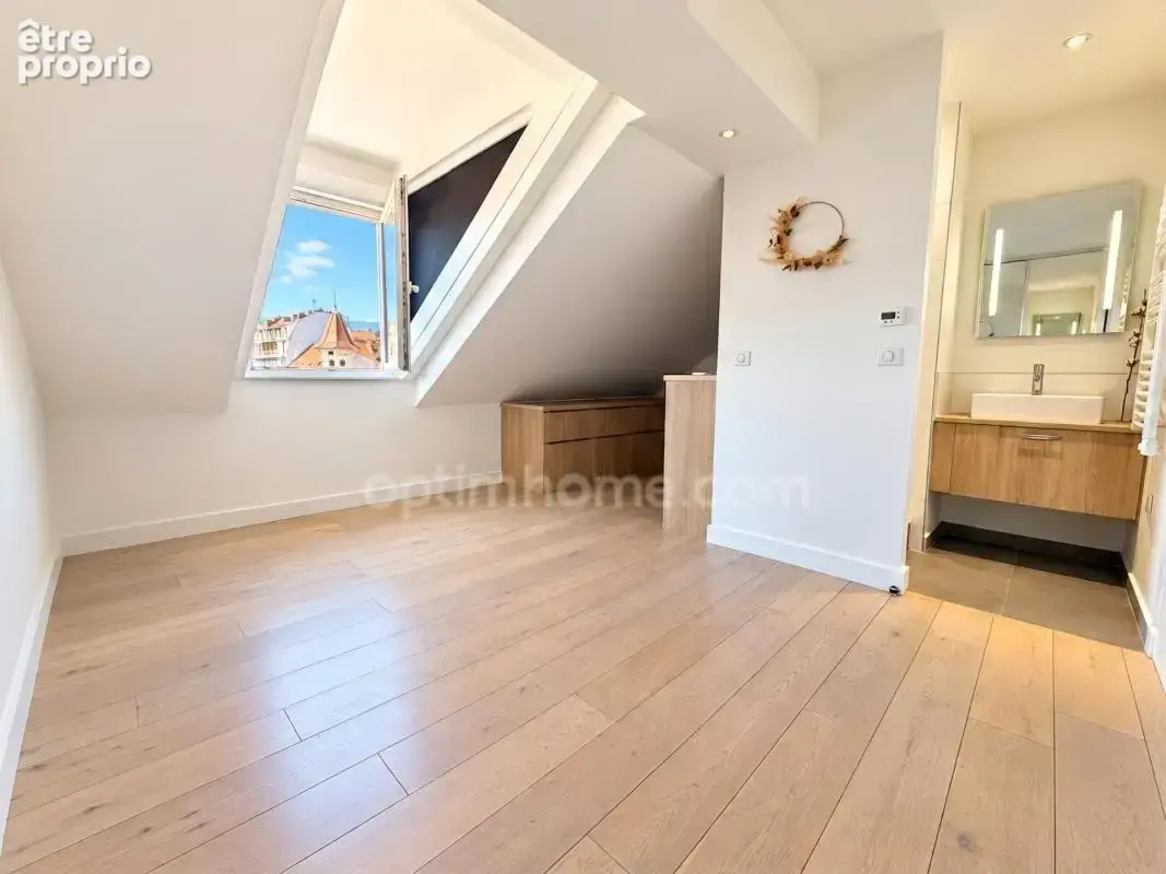 Annecy centre – appartement d’exception avec vue sur les toits et les montagnes - photo 18