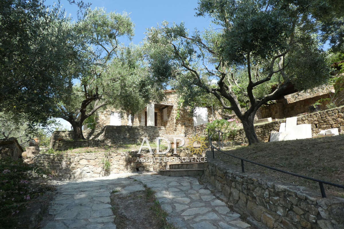 Maison à AURIBEAU-SUR-SIAGNE