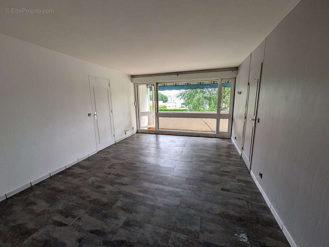 Appartement Roanne 4 pièce(s) 83.67 m2 Résidence Le Provence - photo 2