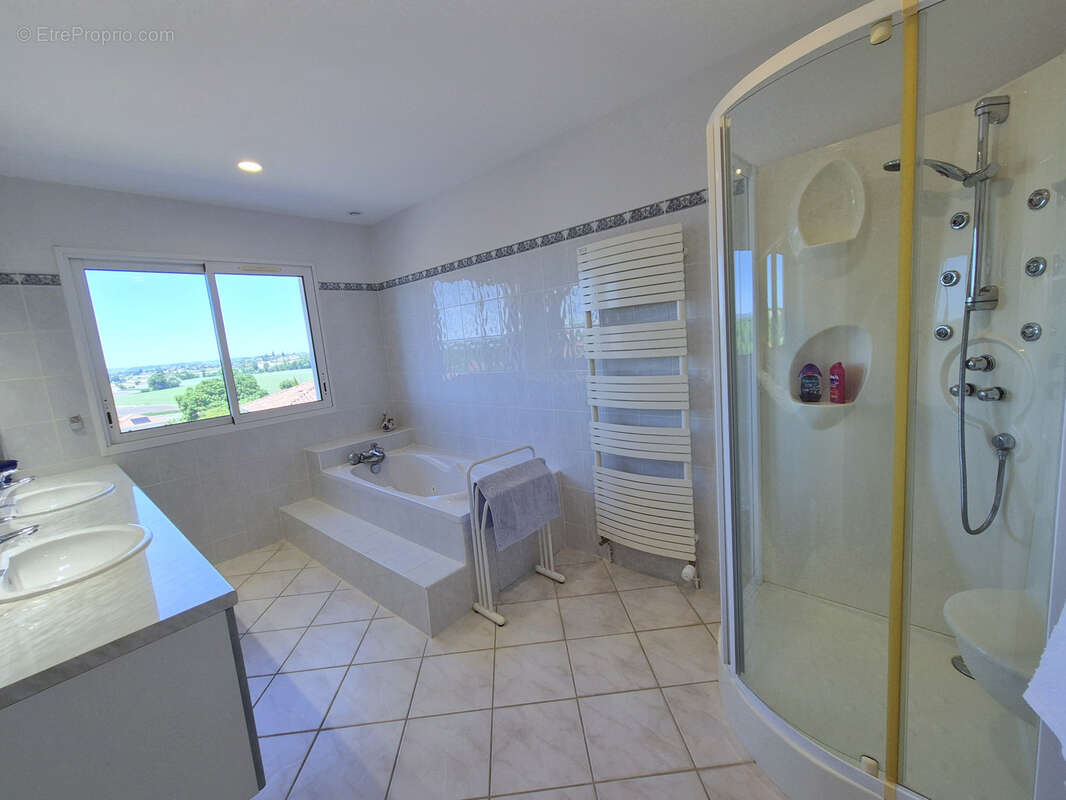 Maison à VILLETTE-D&#039;ANTHON