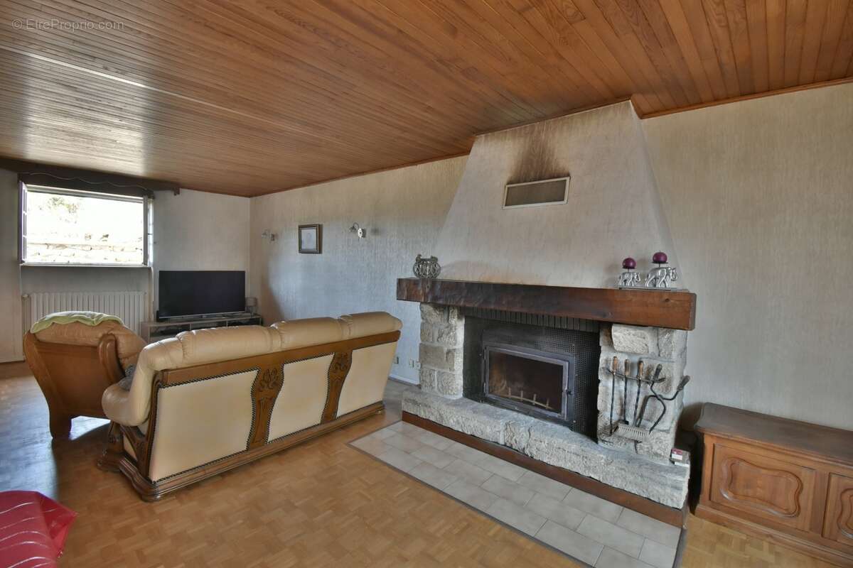 Maison à vendre 5 pièces SAINT AGREVE (07) - photo 11