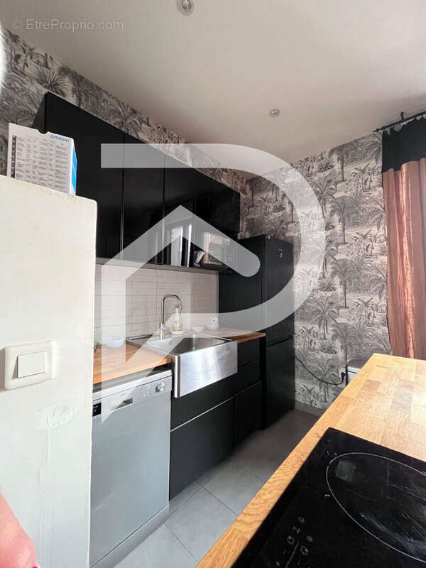 Appartement à COURBEVOIE