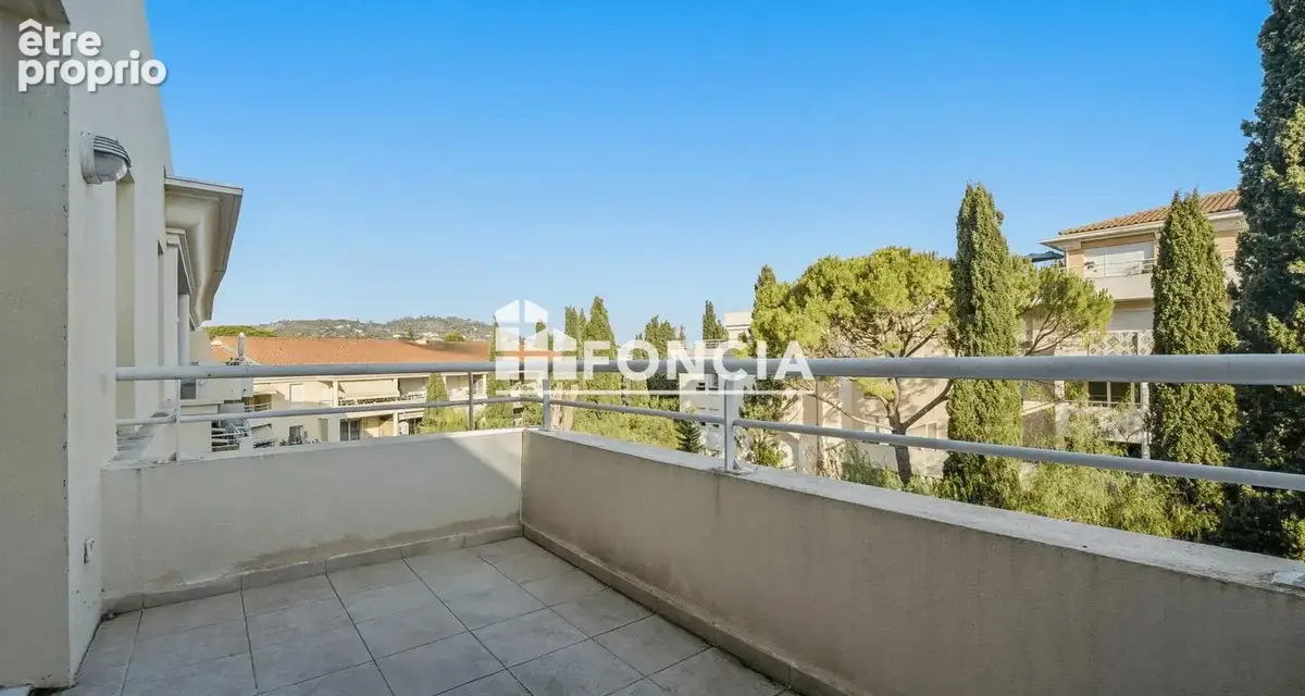 Cannes la bocca type 1 de 30m2 residence standing avec terrasse parking piscine - photo 4