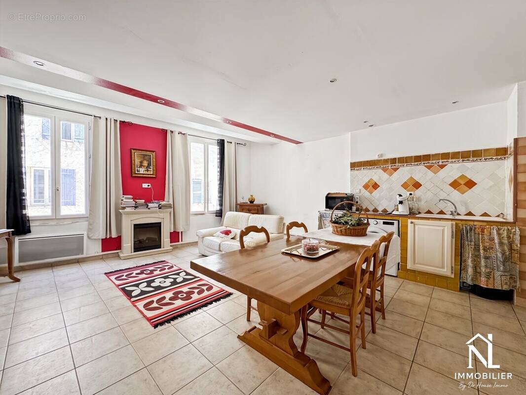 Appartement à SIGNES