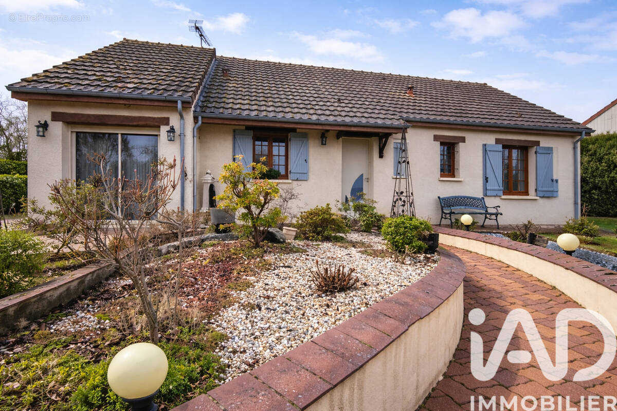 Photo 1 - Maison à TREMBLAY-LES-VILLAGES
