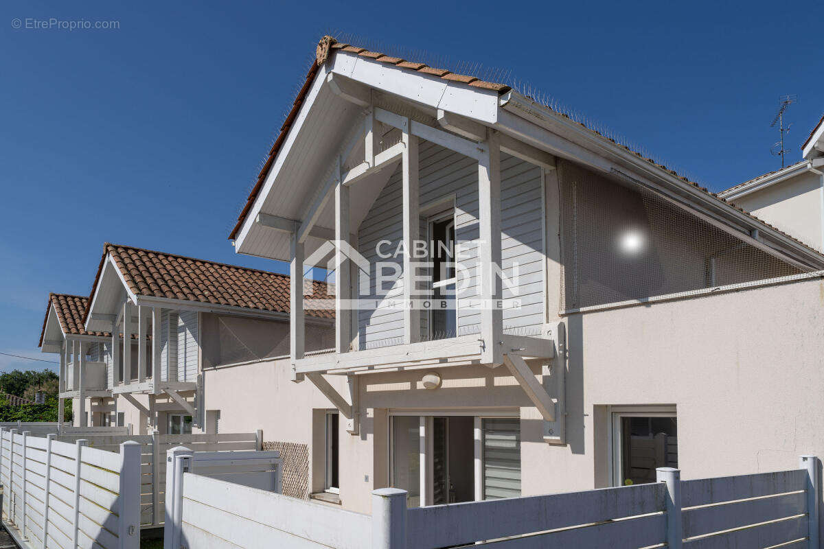 Maison à ARES
