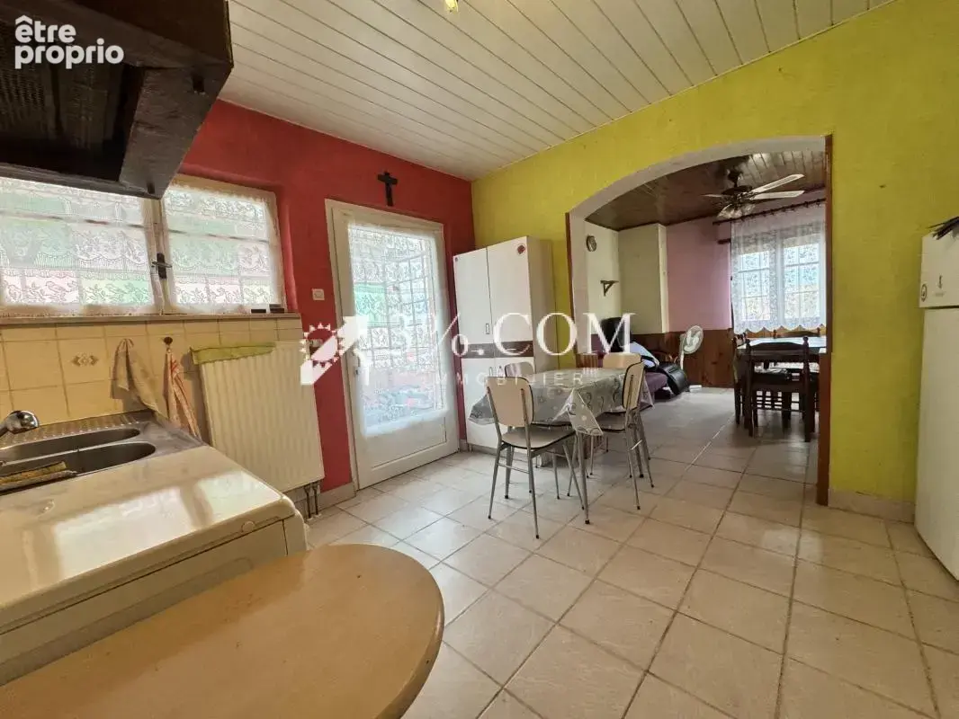 Maison à rénover  avec 3 chambres sur un terrain de 5.64 are - photo 4