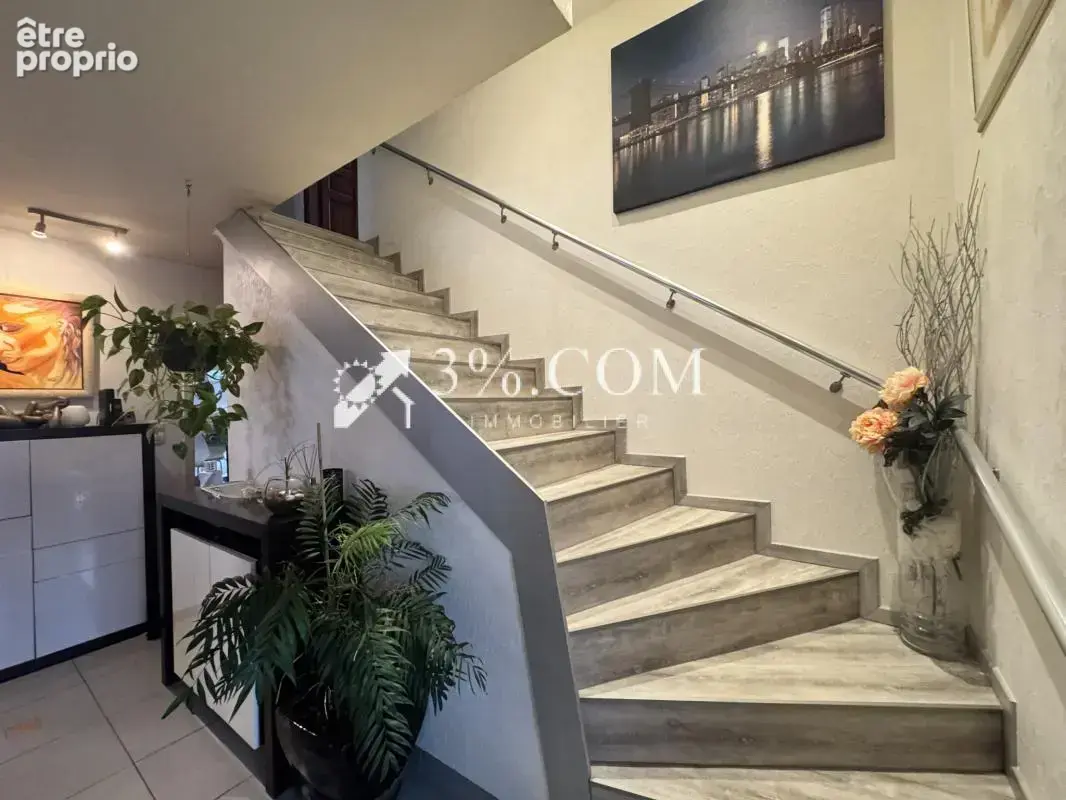 3%COM Maison avec piscine et spa sur 8 ares - photo 9