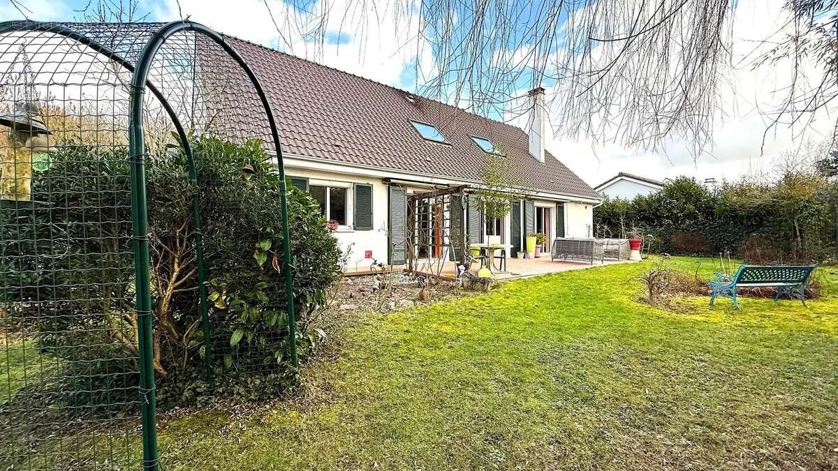 Maison à MONTIGNY-LE-BRETONNEUX
