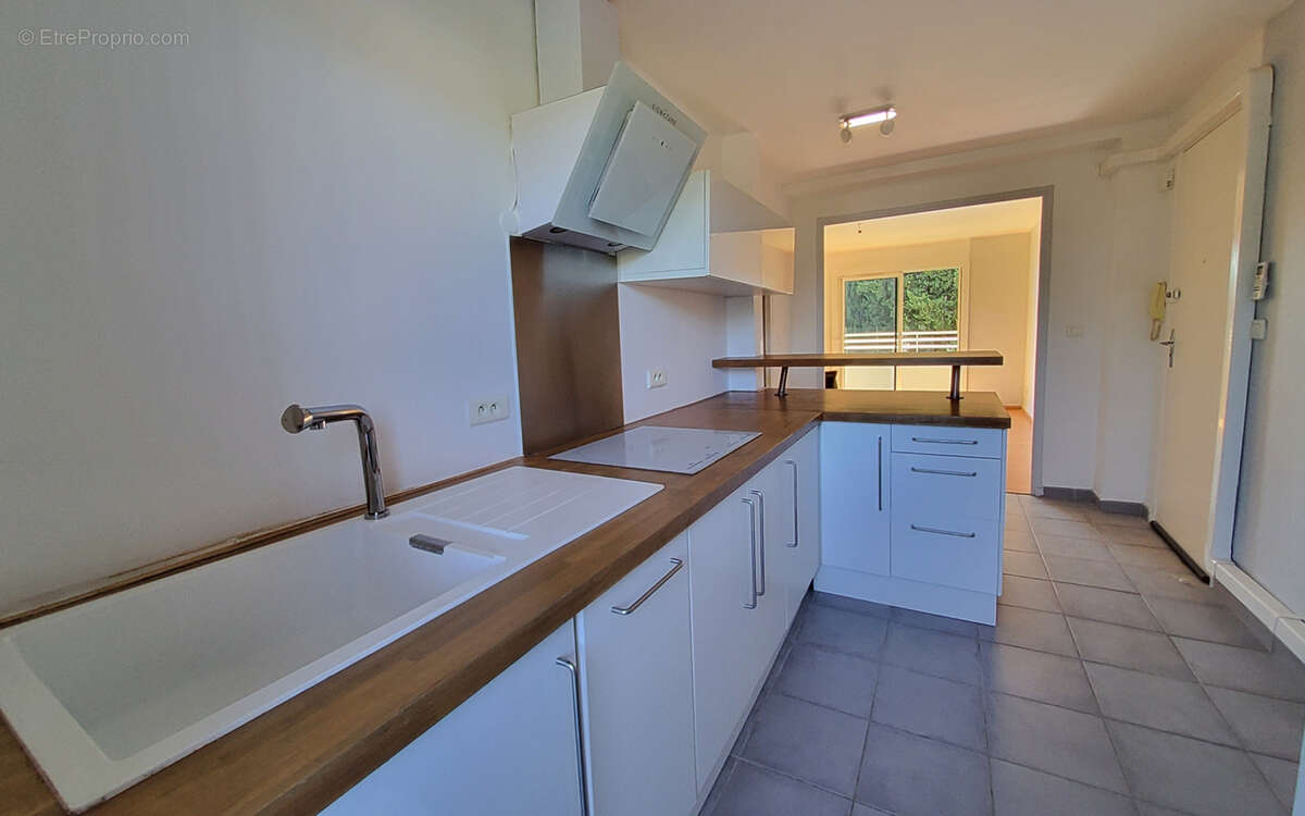 Appartement à CUERS