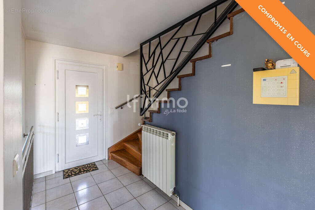 Sous Compromis : Maison Individuelle, Familiale, en pleine campa - photo 3