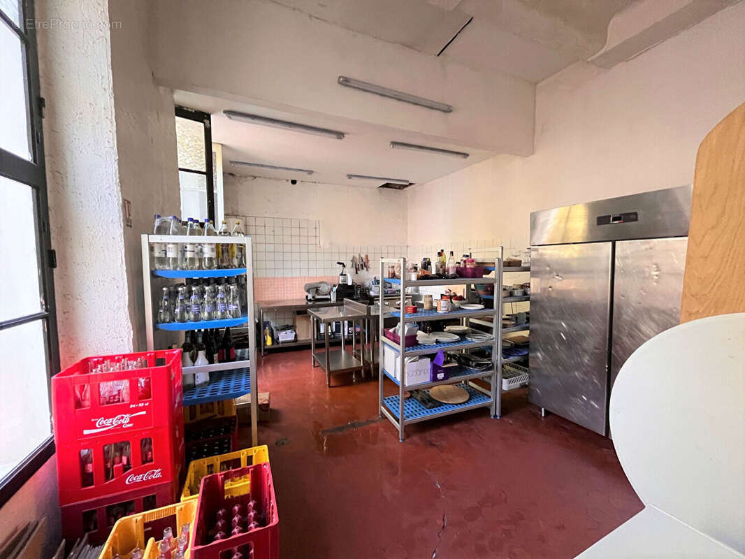 Photo 8 - Commerce à APT