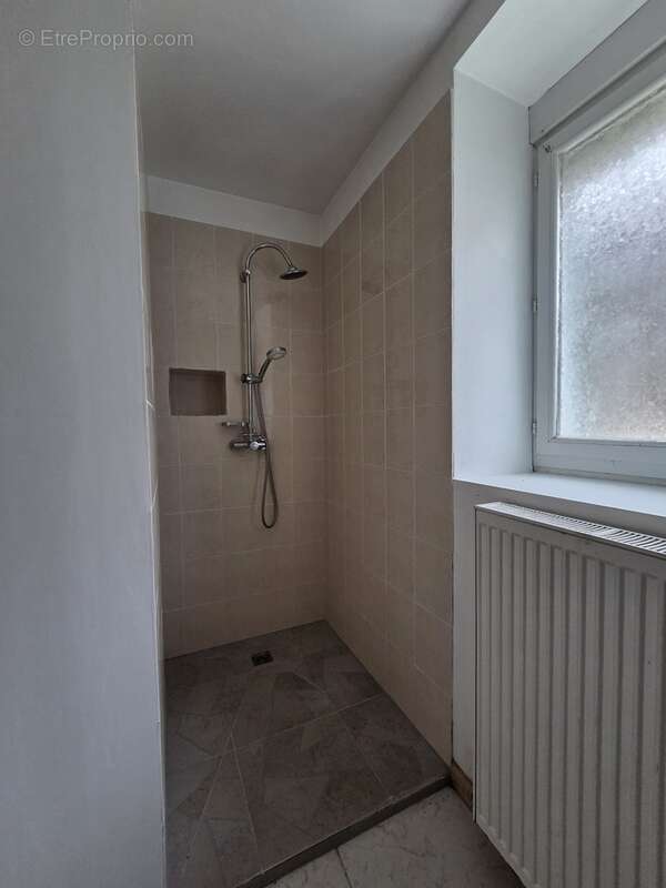 Maison à MAGNAC-BOURG