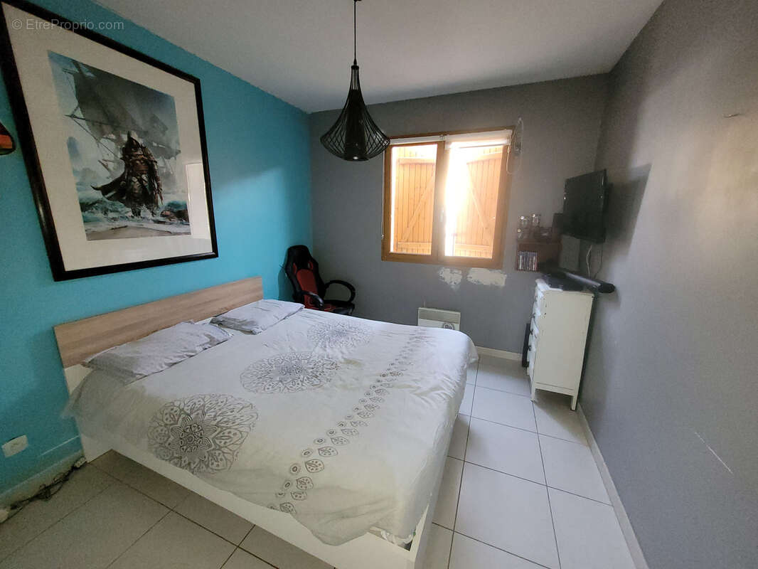 Salles d'Aude Villa de plain-pied SH 88 M2 type IV + garage et piscine sur terrain clos de 311 m2, expo sud. - photo 9
