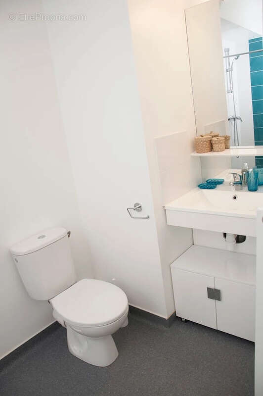 Appartement à CHARENTON-LE-PONT