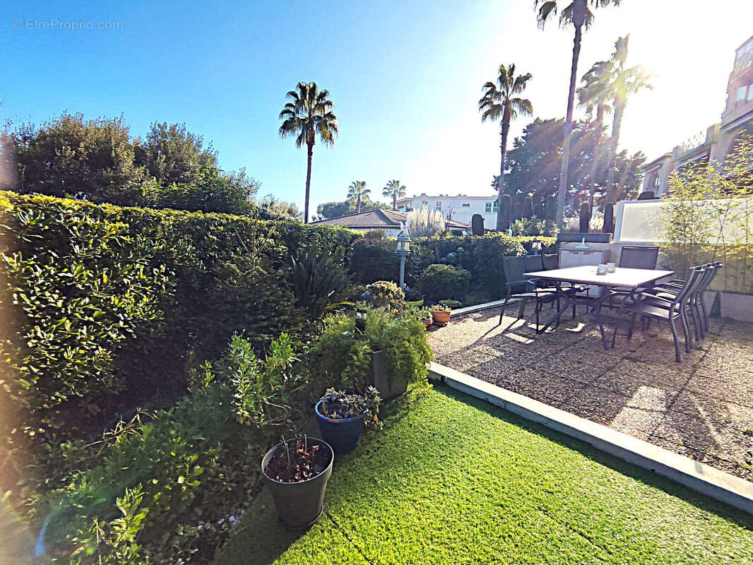 Appartement à MANDELIEU-LA-NAPOULE