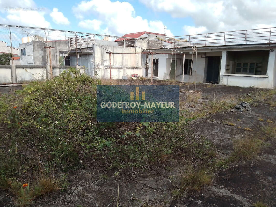 Commerce à POINTE-A-PITRE