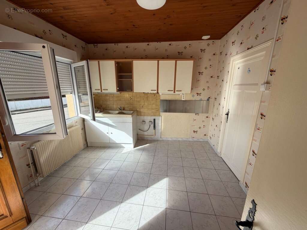 Maison à BLANZY