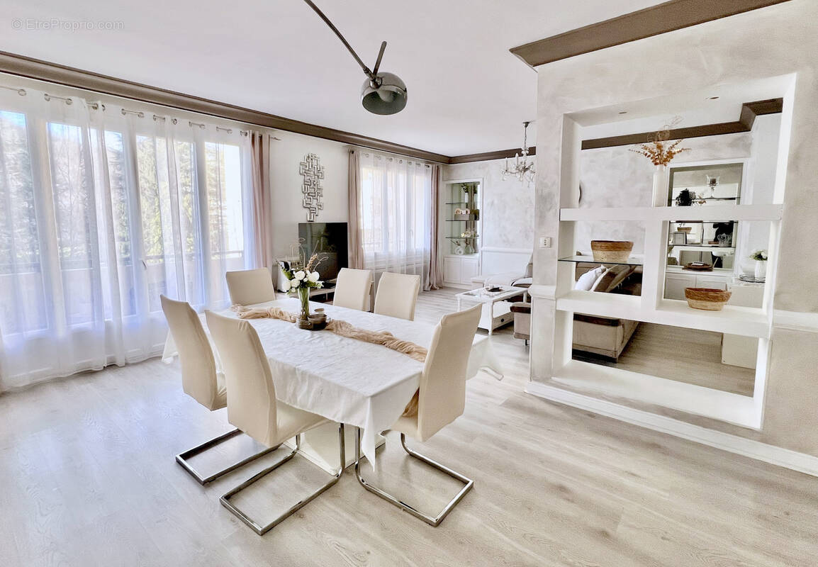 Appartement à SAINT-ETIENNE