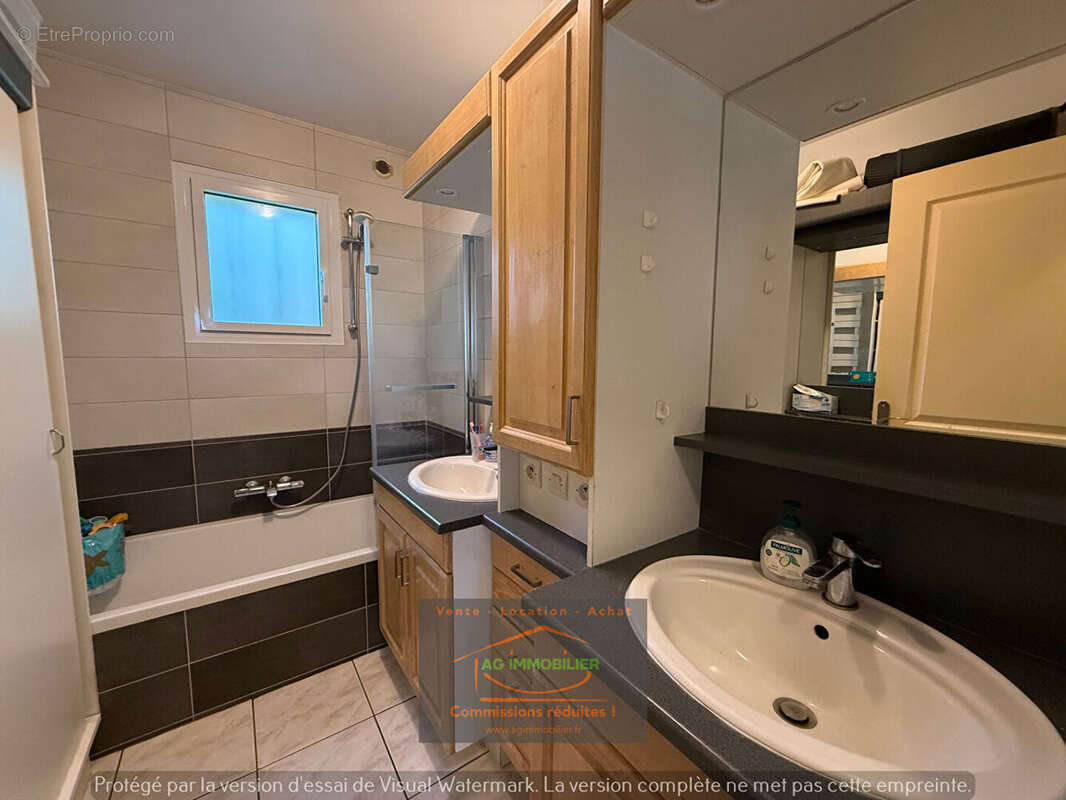 Maison à LA CHAPELLE-DES-FOUGERETZ