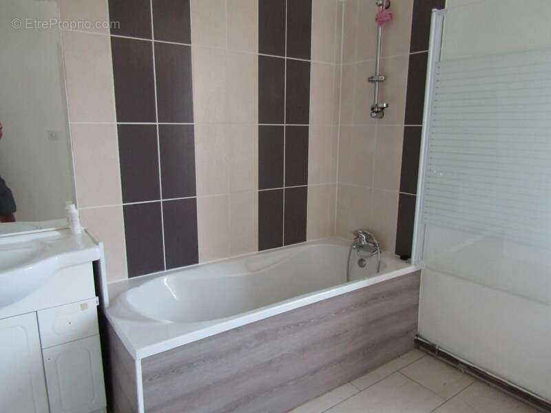 Commerce à SARLAT-LA-CANEDA