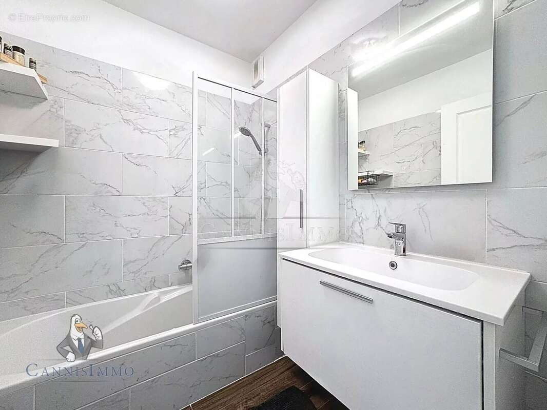 Appartement à MANDELIEU-LA-NAPOULE