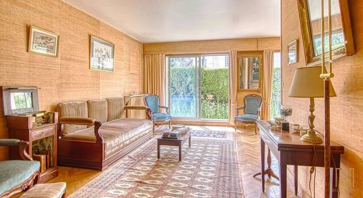 Appartement à VERSAILLES