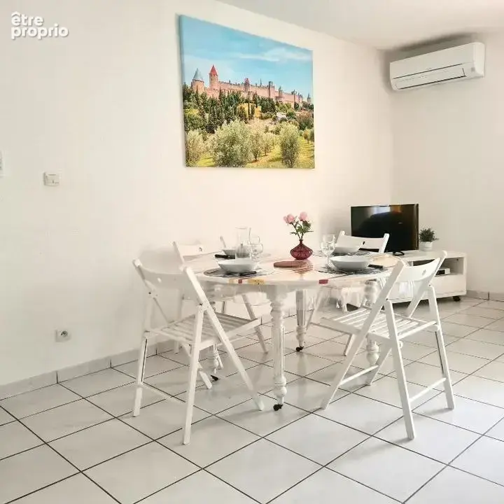À découvrir sans tarder : superbe T2 rénové et meublé à - photo 4